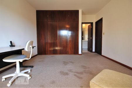 Casa à venda com 570m², 4 quartos e 3 vagasSuíte 1