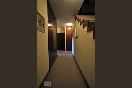 Casa à venda com 570m², 4 quartos e 3 vagasCorredor