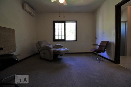 Casa à venda com 570m², 4 quartos e 3 vagasSuíte 2