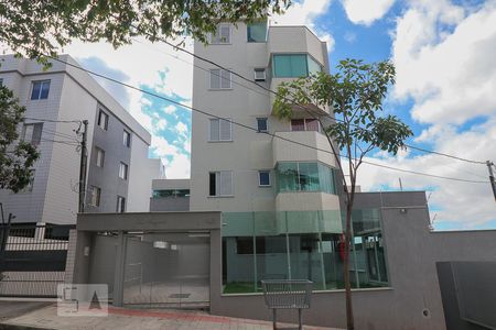 Apartamento para alugar com 75m², 3 quartos e 2 vagasFachada