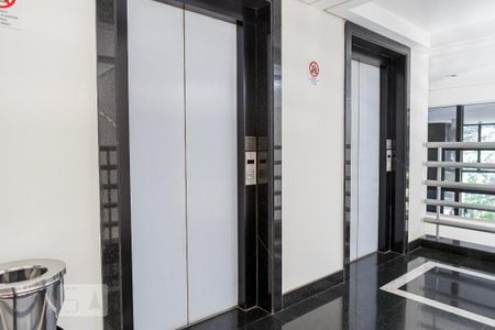 Apartamento para alugar com 43m², 1 quarto e 1 vaga Apartamento para alugar com 43m², 1 quarto e 1 vagaElevadores
