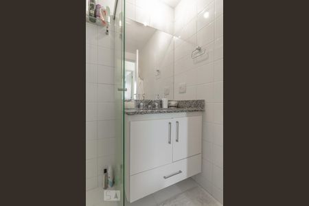 Banheiro de apartamento à venda com 2 quartos, 57m² em Vila Mariana, São Paulo
