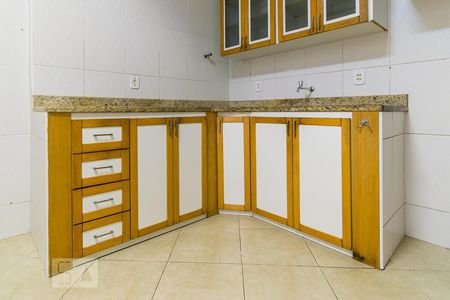 Casa de condomínio para alugar com 70m², 2 quartos e sem vagaCozinha - Armários