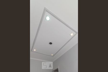 Quarto 1 - Detalhe da Luminária de casa de condomínio para alugar com 2 quartos, 70m² em Irajá, Rio de Janeiro