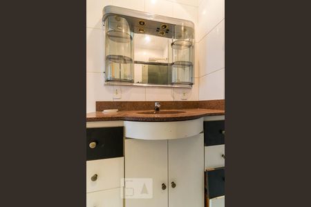 Casa de condomínio para alugar com 70m², 2 quartos e sem vagaBanheiro - Armário