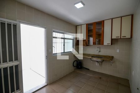 Casa à venda com 120m², 2 quartos e sem vaga Casa à venda com 120m², 2 quartos e sem vagaCozinha