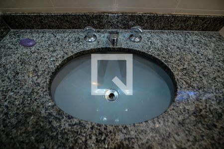 Casa à venda com 120m², 2 quartos e sem vaga Casa à venda com 120m², 2 quartos e sem vagaBanheiro