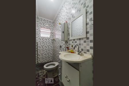 Banheiro de casa para alugar com 2 quartos, 110m² em Vila Galvão, Guarulhos