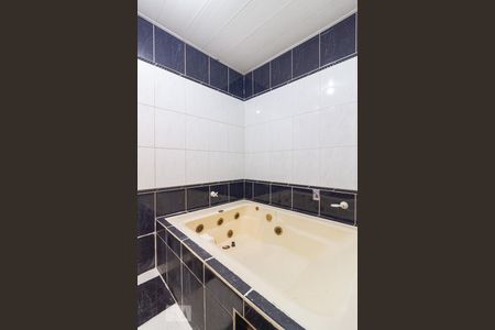 Banheiro de casa à venda com 2 quartos, 150m² em Chácara Santo Antônio (zona Sul), São Paulo