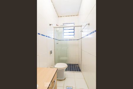 Banheiro de apartamento para alugar com 2 quartos, 65m² em Santana, Porto Alegre