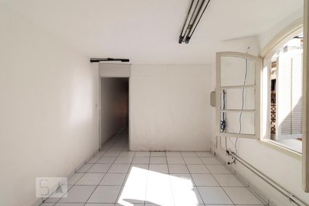 Casa à venda com 215m², 4 quartos e 2 vagas Casa à venda com 215m², 4 quartos e 2 vagasSala 6