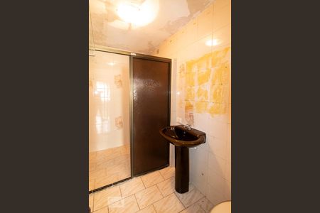 Casa à venda com 215m², 4 quartos e 2 vagas Casa à venda com 215m², 4 quartos e 2 vagasBanheiro Suíte 2