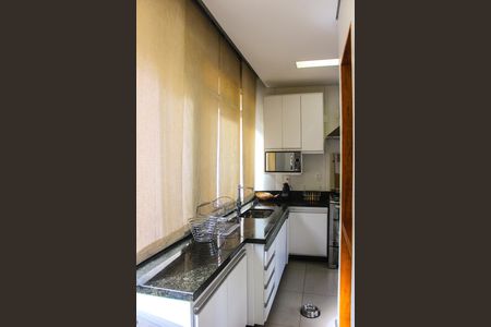 Apartamento para alugar com 101m², 2 quartos e 1 vaga Apartamento para alugar com 101m², 2 quartos e 1 vagaCozinha
