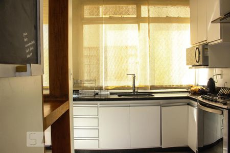 Apartamento para alugar com 101m², 2 quartos e 1 vaga Apartamento para alugar com 101m², 2 quartos e 1 vagaCozinha