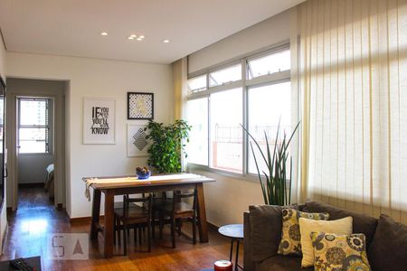 Apartamento para alugar com 2 quartos, 101m² em Santo Antônio, Belo Horizonte