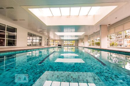 Apartamento para alugar com 57m², 2 quartos e 1 vaga Apartamento para alugar com 57m², 2 quartos e 1 vagaÁrea Comum - Piscina Coberta