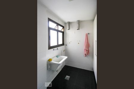 Apartamento à venda com 370m², 5 quartos e 3 vagas Apartamento à venda com 370m², 5 quartos e 3 vagasÁrea de Serviço