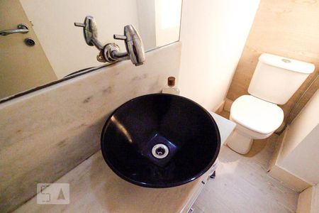 Apartamento à venda com 370m², 5 quartos e 3 vagas Apartamento à venda com 370m², 5 quartos e 3 vagasPia - Lavabo