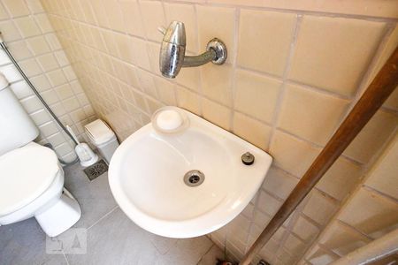 Apartamento à venda com 370m², 5 quartos e 3 vagas Apartamento à venda com 370m², 5 quartos e 3 vagasPia - Lavabo Cobertura