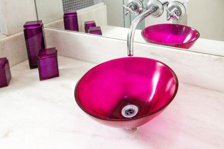 Apartamento à venda com 370m², 5 quartos e 3 vagas Apartamento à venda com 370m², 5 quartos e 3 vagasPia - Banheiro da Suíte 2