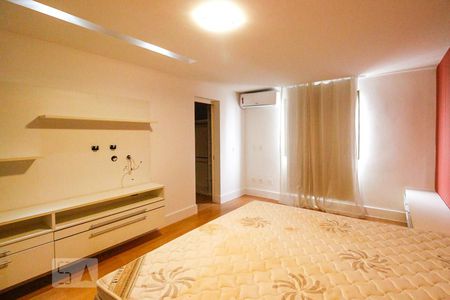 Apartamento à venda com 370m², 5 quartos e 3 vagas Apartamento à venda com 370m², 5 quartos e 3 vagasSuíte 1