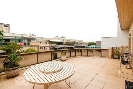 Apartamento à venda com 370m², 5 quartos e 3 vagas Apartamento à venda com 370m², 5 quartos e 3 vagasVaranda