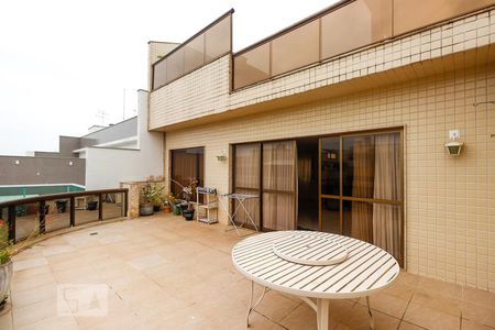 Apartamento à venda com 370m², 5 quartos e 3 vagas Apartamento à venda com 370m², 5 quartos e 3 vagasVaranda