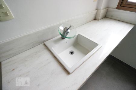 Apartamento à venda com 370m², 5 quartos e 3 vagas Apartamento à venda com 370m², 5 quartos e 3 vagasBanheiro da Suíte 3