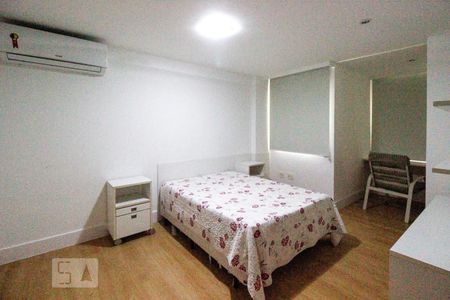 Apartamento à venda com 370m², 5 quartos e 3 vagas Apartamento à venda com 370m², 5 quartos e 3 vagasSuíte 2