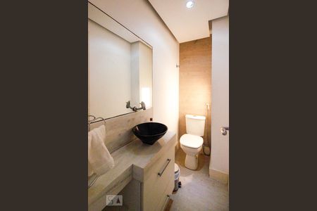 Apartamento à venda com 370m², 5 quartos e 3 vagas Apartamento à venda com 370m², 5 quartos e 3 vagasLavabo