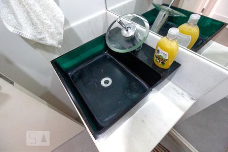 Apartamento à venda com 370m², 5 quartos e 3 vagas Apartamento à venda com 370m², 5 quartos e 3 vagasPia - Banheiro da Suíte 3