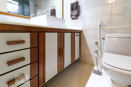 Apartamento à venda com 90m², 2 quartos e 1 vaga Apartamento à venda com 90m², 2 quartos e 1 vagaBanheiro da Suíte