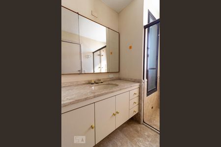 Apartamento à venda com 270m², 4 quartos e 3 vagasBanheiro