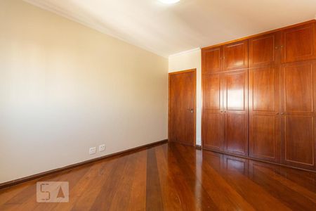 Apartamento à venda com 270m², 4 quartos e 3 vagasDormitório 2