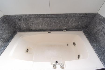 Apartamento à venda com 270m², 4 quartos e 3 vagasBanheiro Suíte Principal