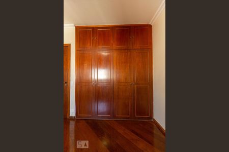 Apartamento à venda com 270m², 4 quartos e 3 vagasDormitório 2