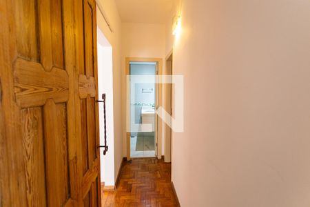 Corredor de apartamento à venda com 2 quartos, 80m² em Carmo, Belo Horizonte