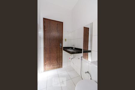 Banheiro Social de casa à venda com 2 quartos, 75m² em Floramar, Belo Horizonte
