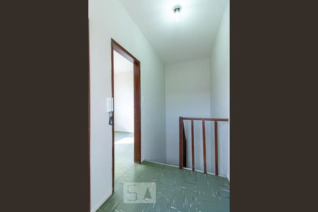 Corredor de casa à venda com 2 quartos, 75m² em Floramar, Belo Horizonte