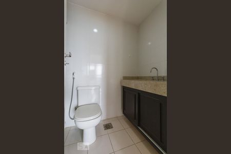 Banheiro Social de apartamento para alugar com 3 quartos, 93m² em Jacarepaguá, Rio de Janeiro