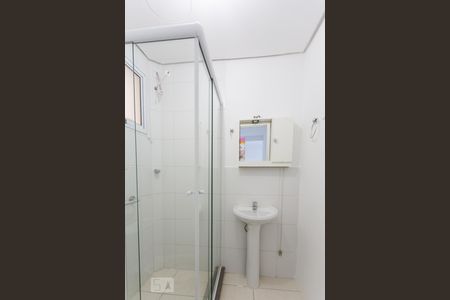 Banheiro de apartamento para alugar com 2 quartos, 50m² em Vila Nova, Porto Alegre