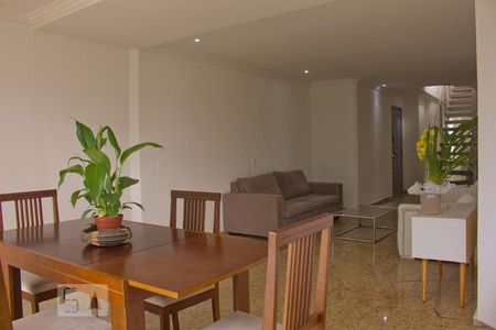 Sala de apartamento para alugar com 3 quartos, 200m² em Barra da Tijuca, Rio de Janeiro