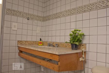 Apartamento para alugar com 259m², 3 quartos e 2 vagasBanheiro Social - 2º Piso