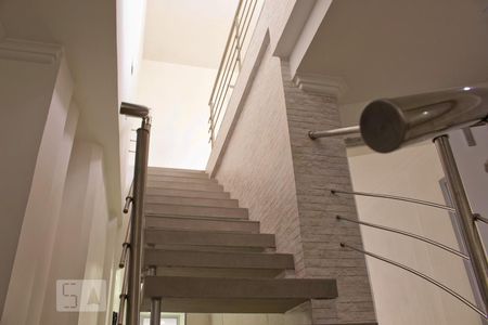 Apartamento para alugar com 259m², 3 quartos e 2 vagasEscada de Acesso ao 2º Piso