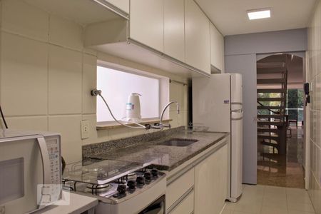 Apartamento para alugar com 259m², 3 quartos e 2 vagasCozinha
