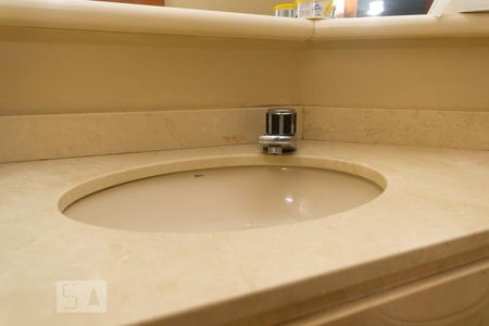 Detalhe do lavabo de apartamento à venda com 3 quartos, 220m² em Mirandópolis, São Paulo