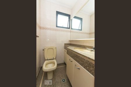 Apartamento à venda com 220m², 3 quartos e 3 vagas Apartamento à venda com 220m², 3 quartos e 3 vagasLavabo (cobertura)