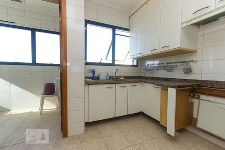 Apartamento à venda com 220m², 3 quartos e 3 vagas Apartamento à venda com 220m², 3 quartos e 3 vagasCozinha