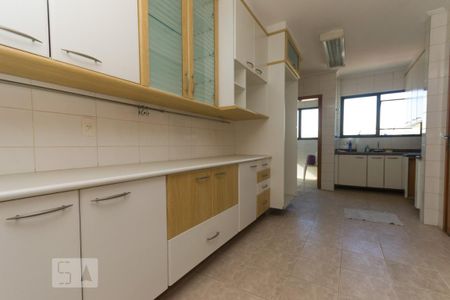 Apartamento à venda com 220m², 3 quartos e 3 vagas Apartamento à venda com 220m², 3 quartos e 3 vagasCozinha