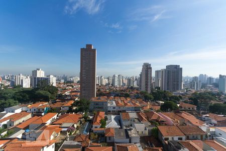 Apartamento à venda com 220m², 3 quartos e 3 vagas Apartamento à venda com 220m², 3 quartos e 3 vagasVista da piscina na cobertura